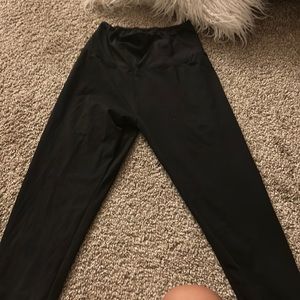 black leggings from amazon in size medium